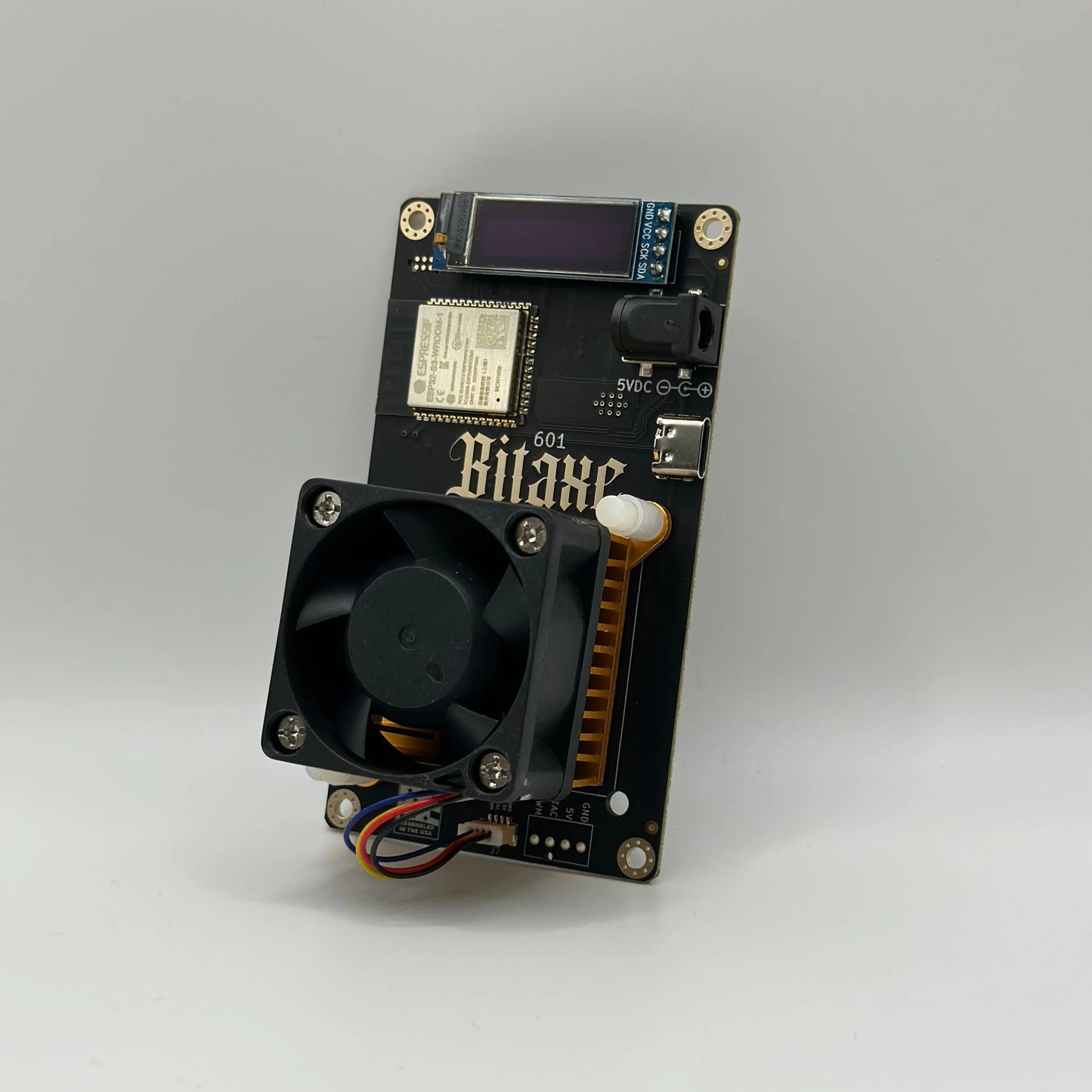 Bitaxe 601 Gamma mit BT Standfuß (orange)